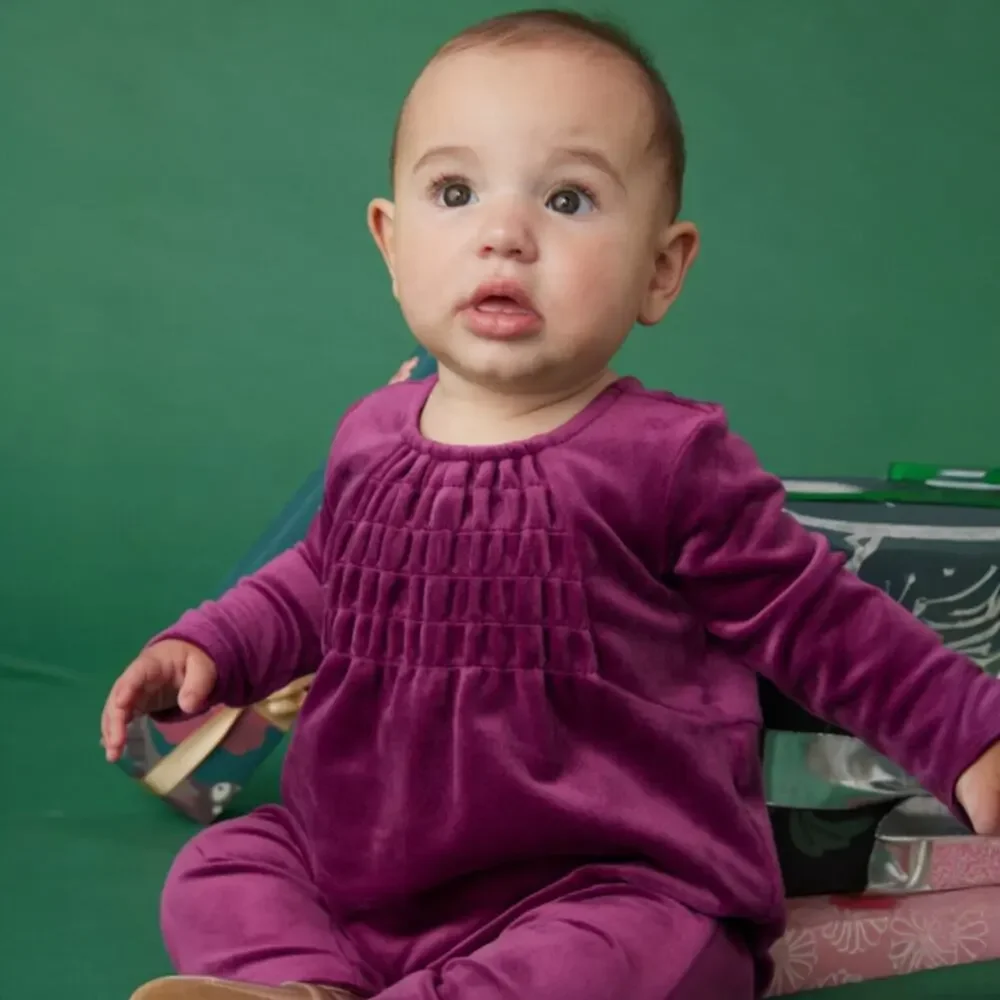 🆕 Tea Collection NWT Cosmic Berry Velour Baby Romper. 12-18 Months
